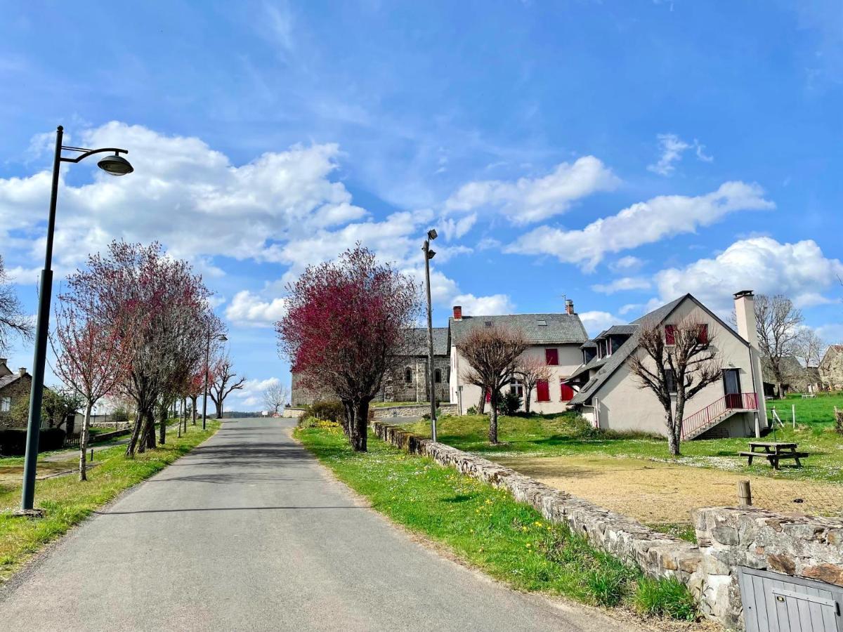 Auberge Le Beaulieu -Cantal Ngoại thất bức ảnh
